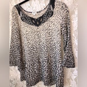 Blouse black and white